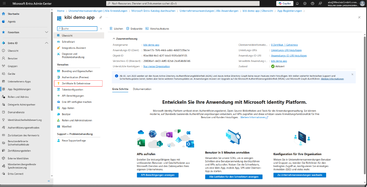Microsoft Entra: App-Registrierung mit hervorgehobenem Menüpunkt „Zertifikate & Geheimnisse“